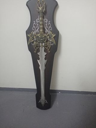 Espada decorativa medieval