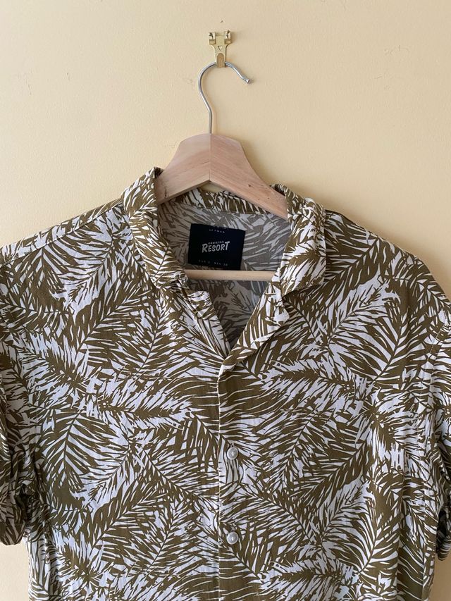 Camisa hawaiana verde oliva