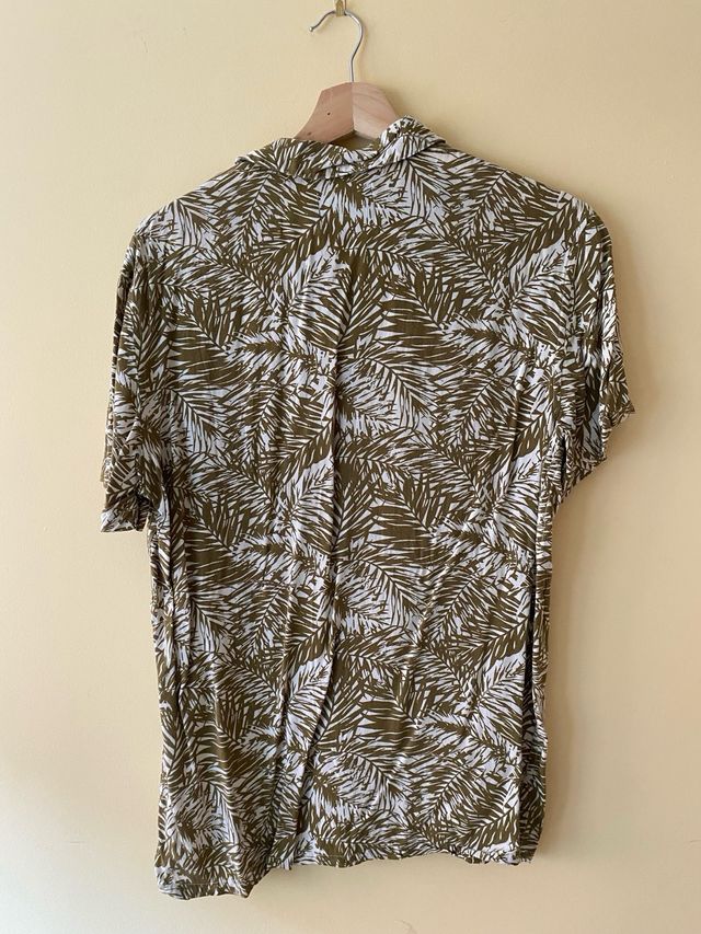 Camisa hawaiana verde oliva