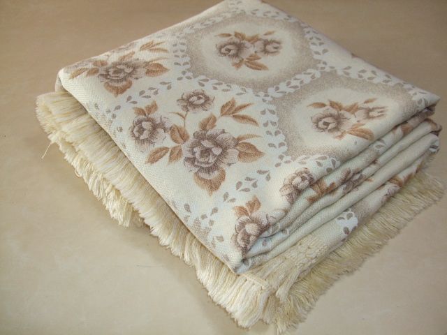 Cobertor de cama bege-marrom