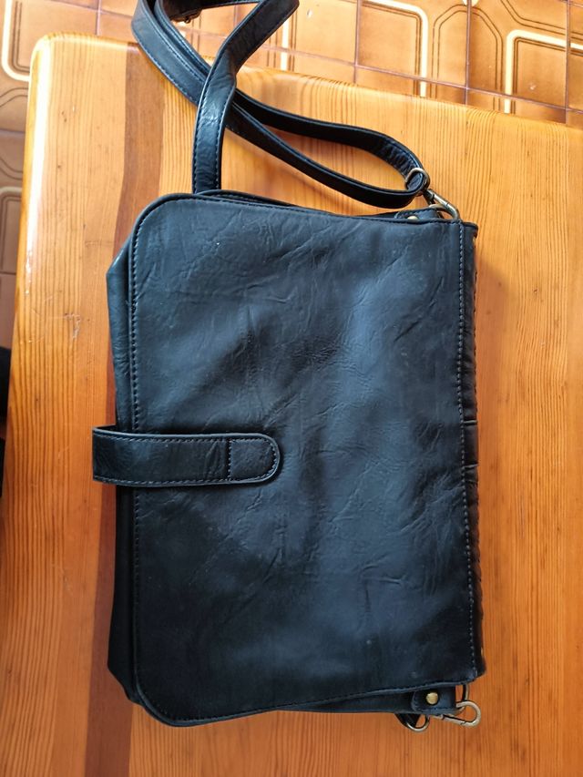 Bolso negro trenzado