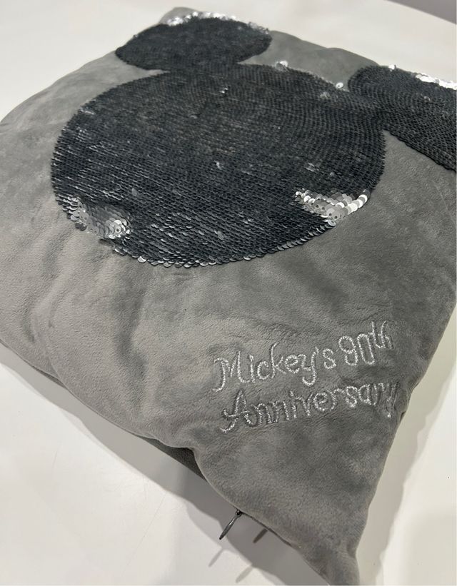Cojín Mickey Mouse 90 aniversario