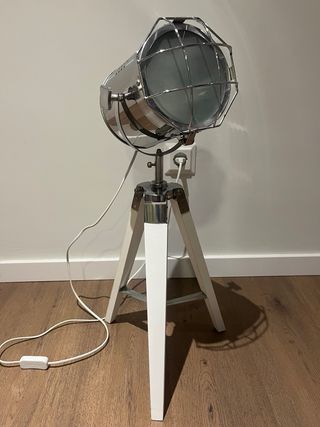 Lámpara foco trípode metal blanco