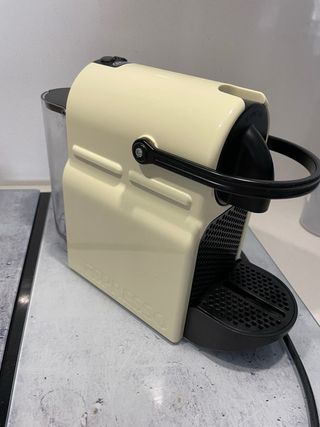 Cafetera Nespresso Inissia crema