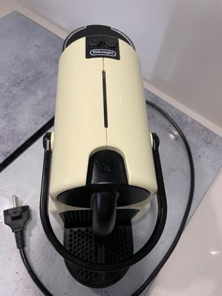 Cafetera Nespresso Inissia crema
