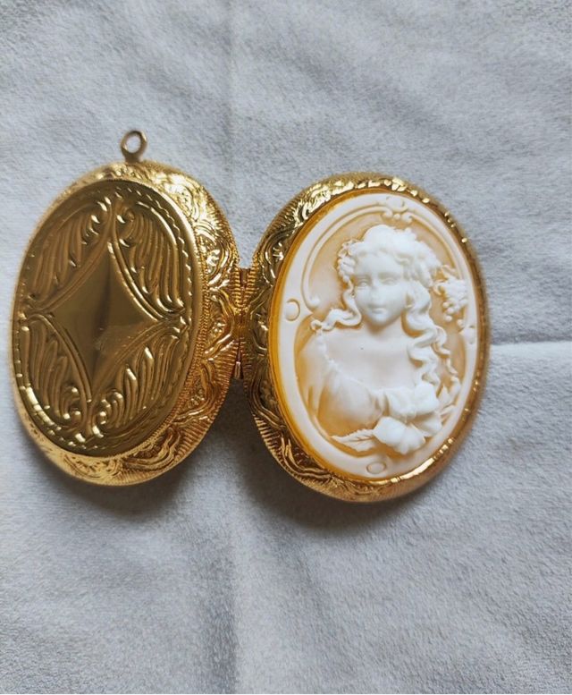 Medallón porta fotos camafeo vintage