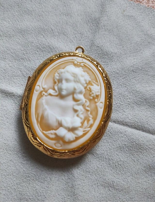 Medallón porta fotos camafeo vintage