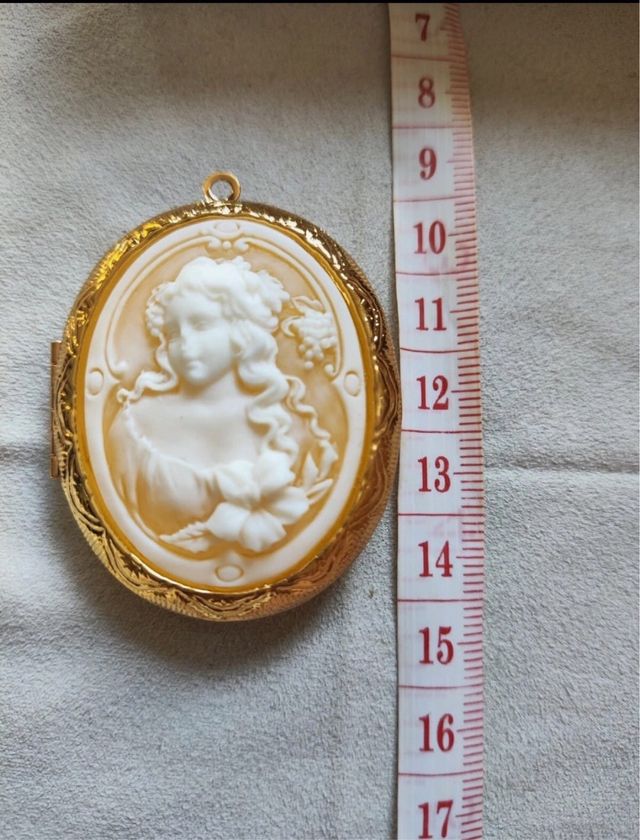 Medallón porta fotos camafeo vintage