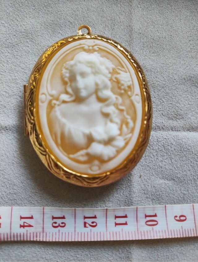 Medallón porta fotos camafeo vintage