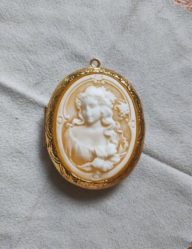 Medallón porta fotos camafeo vintage