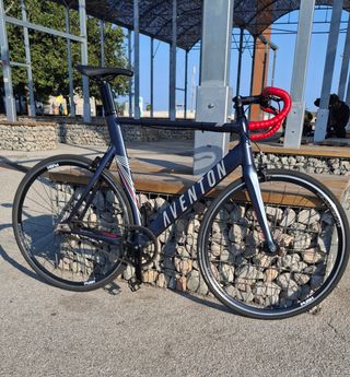 Aventon Mataro talla 61 de segunda mano por 500 EUR en Barcelona