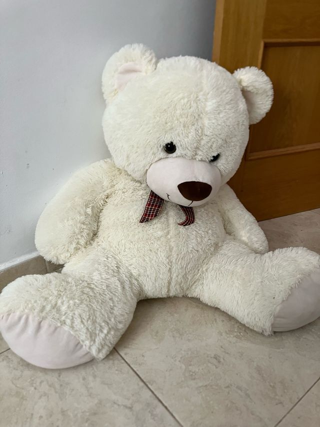 Oso gigante de peluche