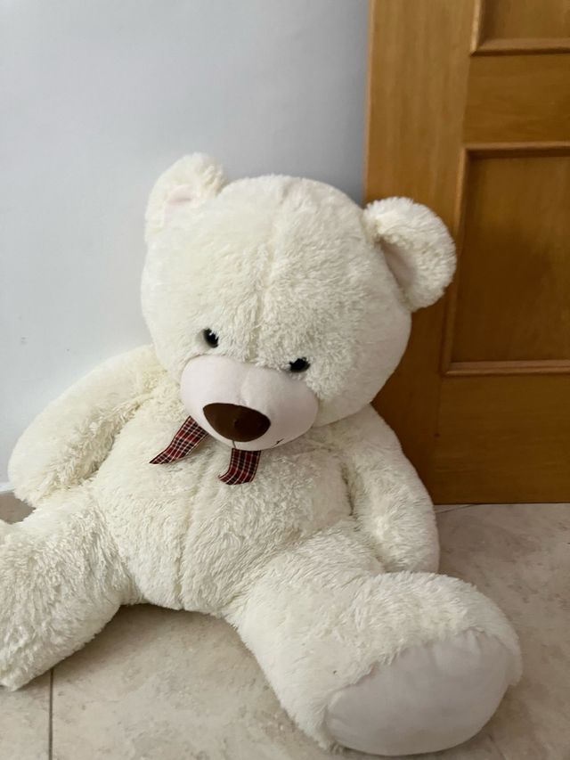 Oso gigante de peluche