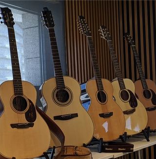 Yo hago clases para aprender como tocar guitarra