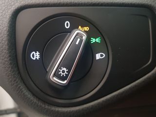 Volkswagen Golf VII berlina e-Golf 35kwh1