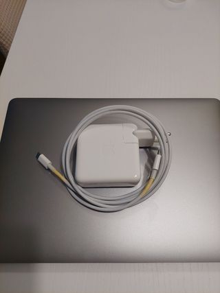 MacBook Pro 2020 i7 16GB RAM 500GB