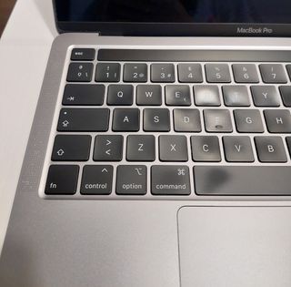 MacBook Pro 2020 i7 16GB RAM 500GB