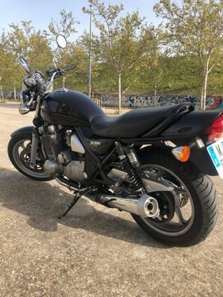 Kawasaki Zephyr 1100 - Histórica
