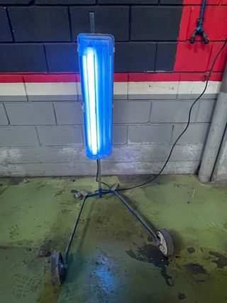 Detector de pintura - Lámpara UV