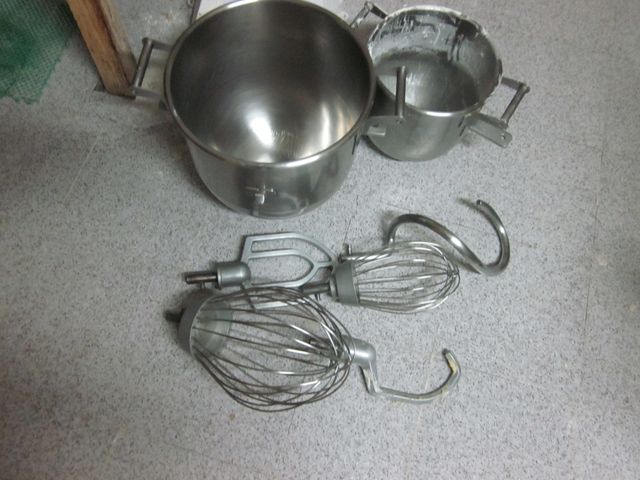 Amasadora industrial + accesorios