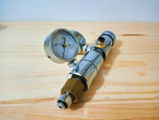 Regulador Manometro W21.8 x1/14"