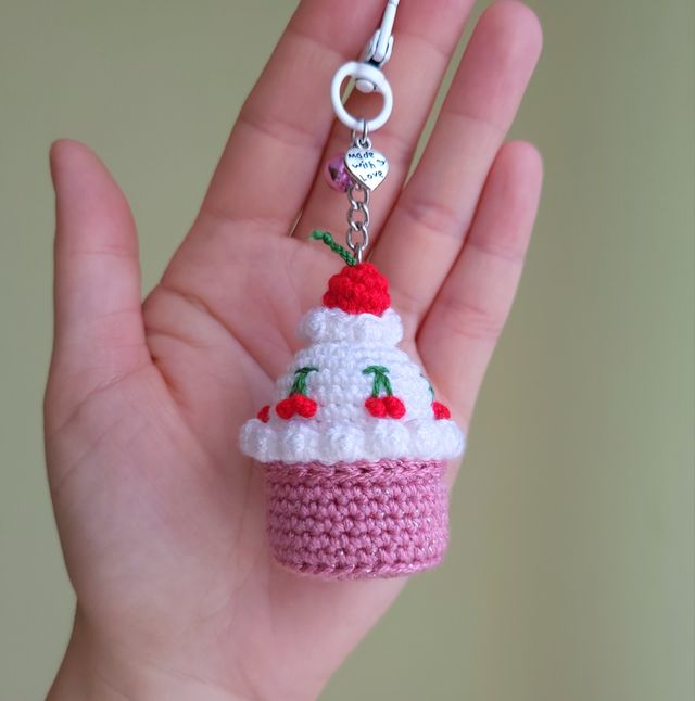 Portachiavi in pasta fatto all'uncinetto