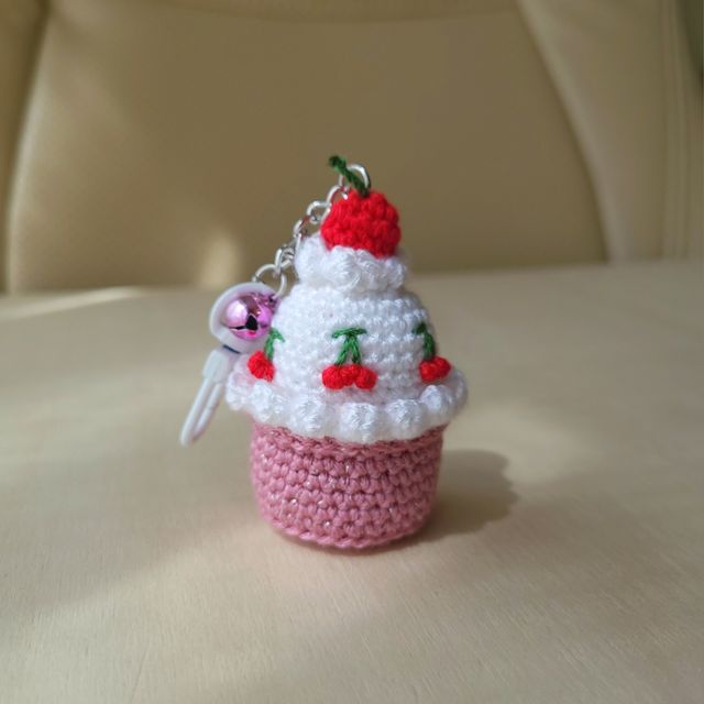 Portachiavi in pasta fatto all'uncinetto