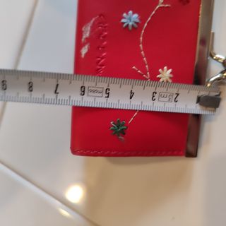 Monedero Greenwich rojo - Flores bordadas