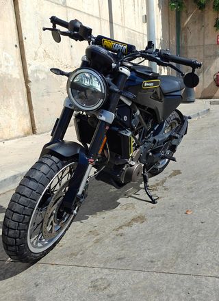 Husqvarna svartpilen 401
