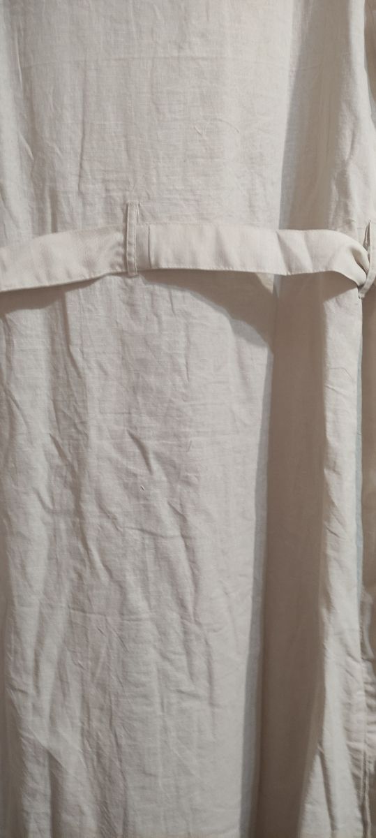 Vestido largo de manga corta beige