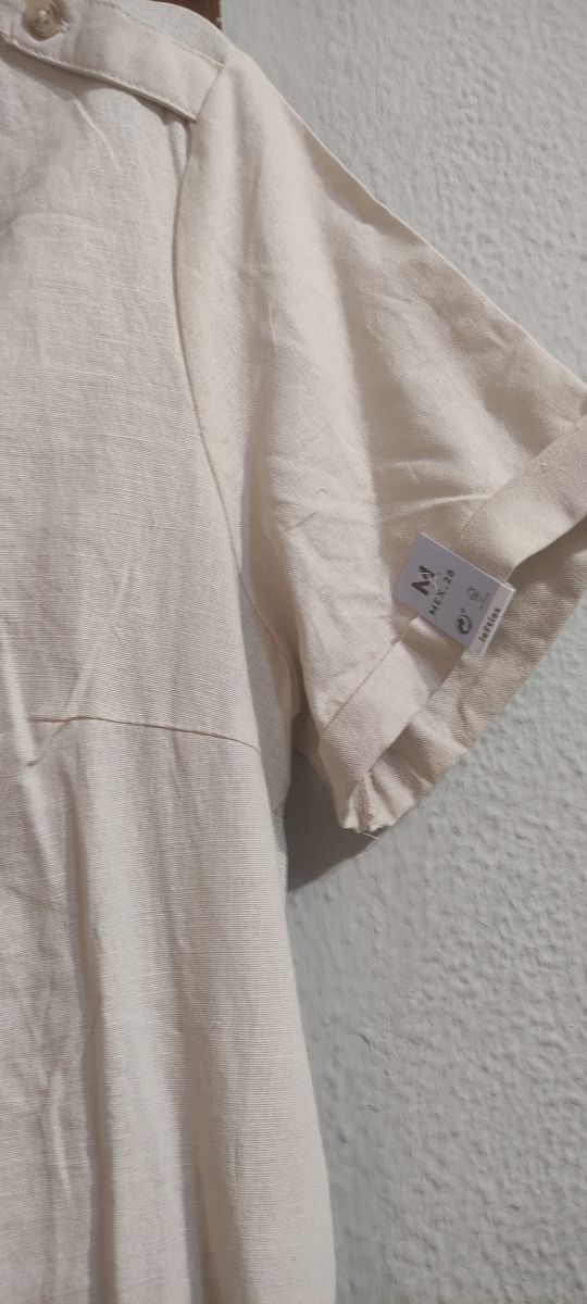 Vestido largo de manga corta beige