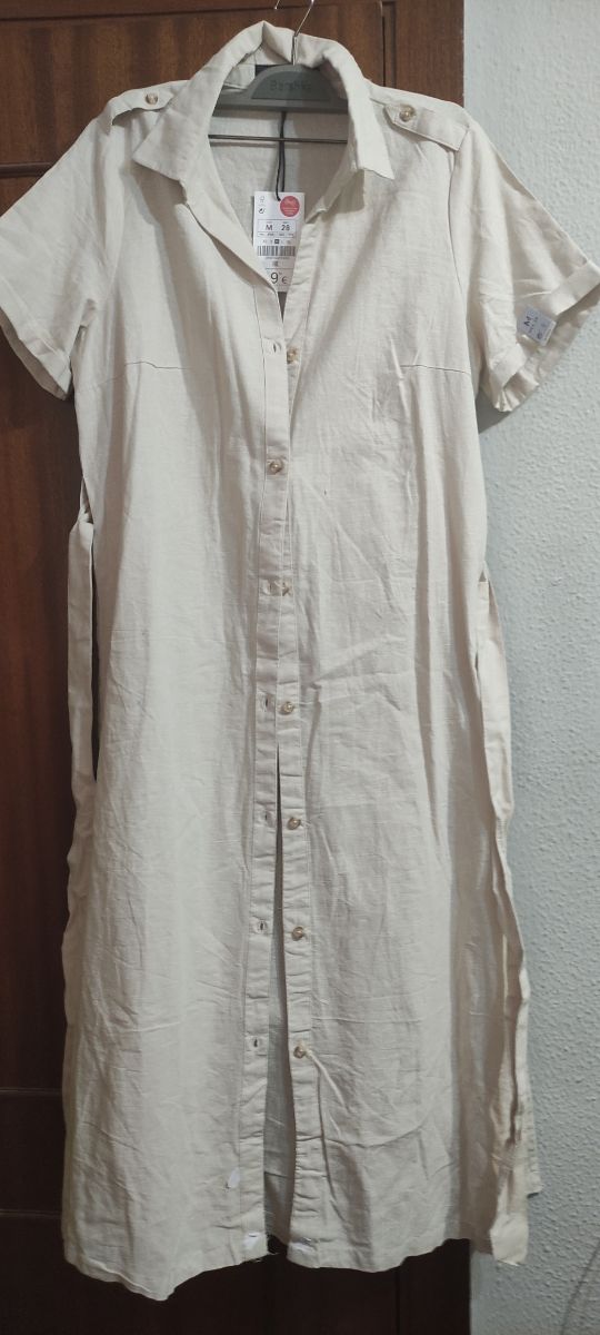 Vestido largo de manga corta beige