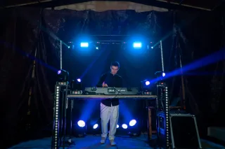 Equipo DJ: Luces y sonido