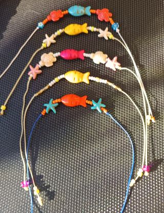 Pulseras de peces multicolor