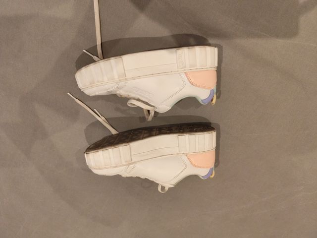 Zapatillas Bench. niña blancas