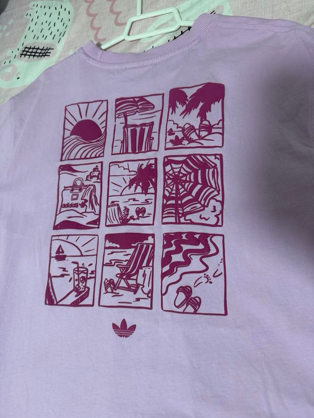 Camiseta Adidas rosa estampada