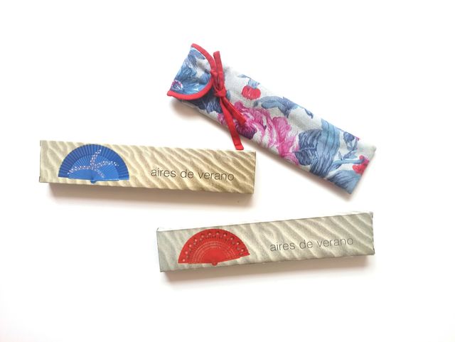Abanico pintado a mano + funda. Aires de Verano