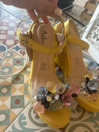 zapato cuña Membur Amarilla