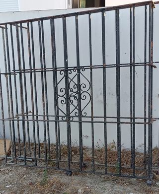 2 Rejas hierro forja