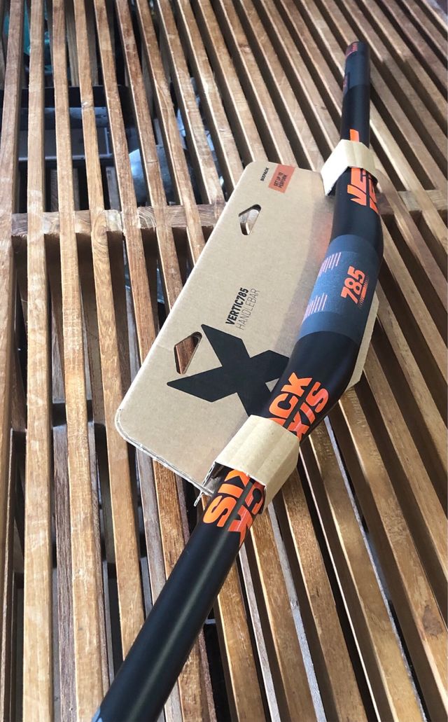 Guidão Sixpack Millenium Carbono MTB 80,5x35x20