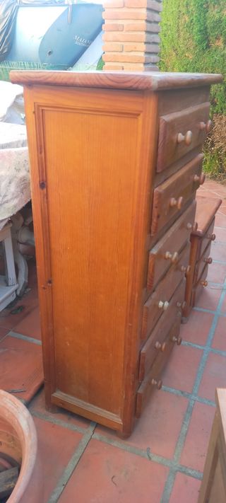 Conjunto dormitorio madera: cómoda + 2 mesitas