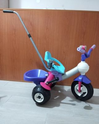 Triciclo infantil con barra de empuje