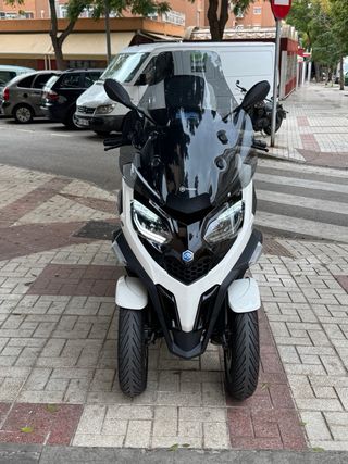 Piaggio Mp3 400 Sport- Scooter 3 Ruedas