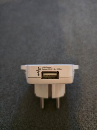 Adaptador de viagem Skross - UK/EU/AU/CA