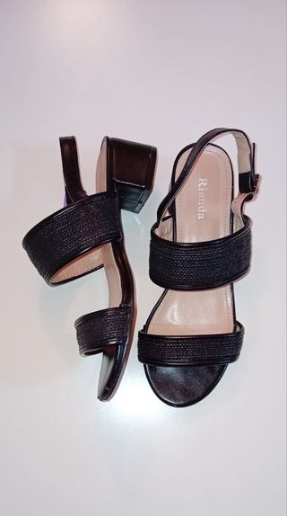 Sandalias negras