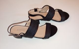 Sandalias negras