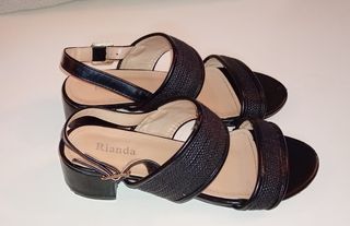 Sandalias negras