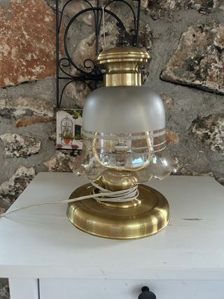 Lampara vintage mesa dorada