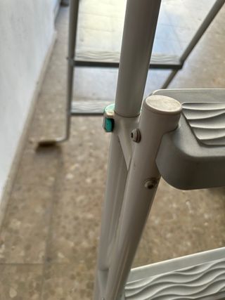 Escalera piscina - gris y blanca