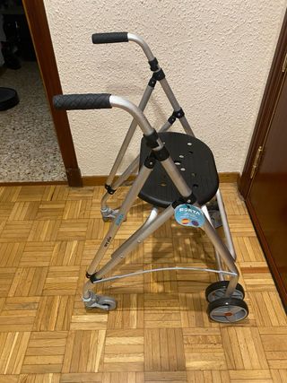 Andador con asiento Plegable de 4 ruedas 